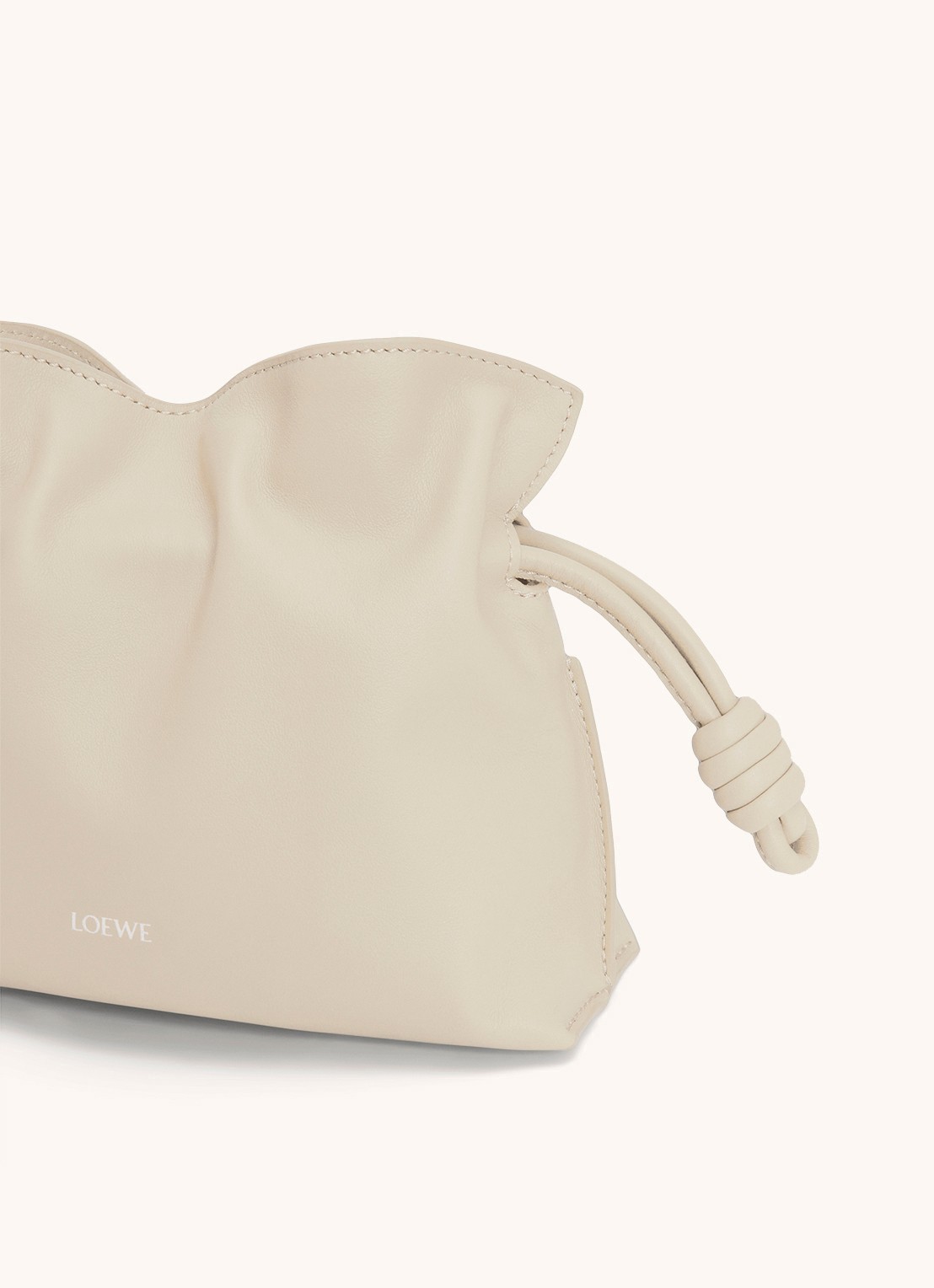LOEWE Flamenco Mini clutch van kalfsleer - detail 5 beige