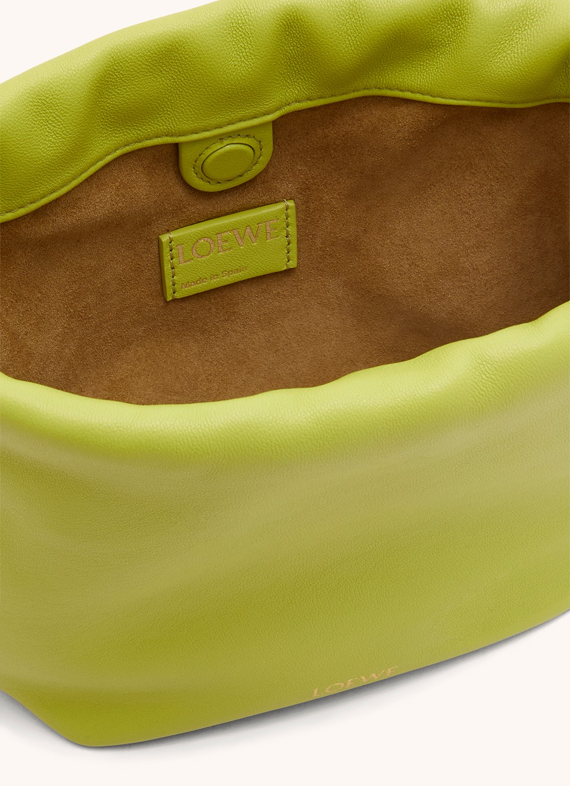 LOEWE Flamenco Mini clutch van lamsleer - detail 4 lime