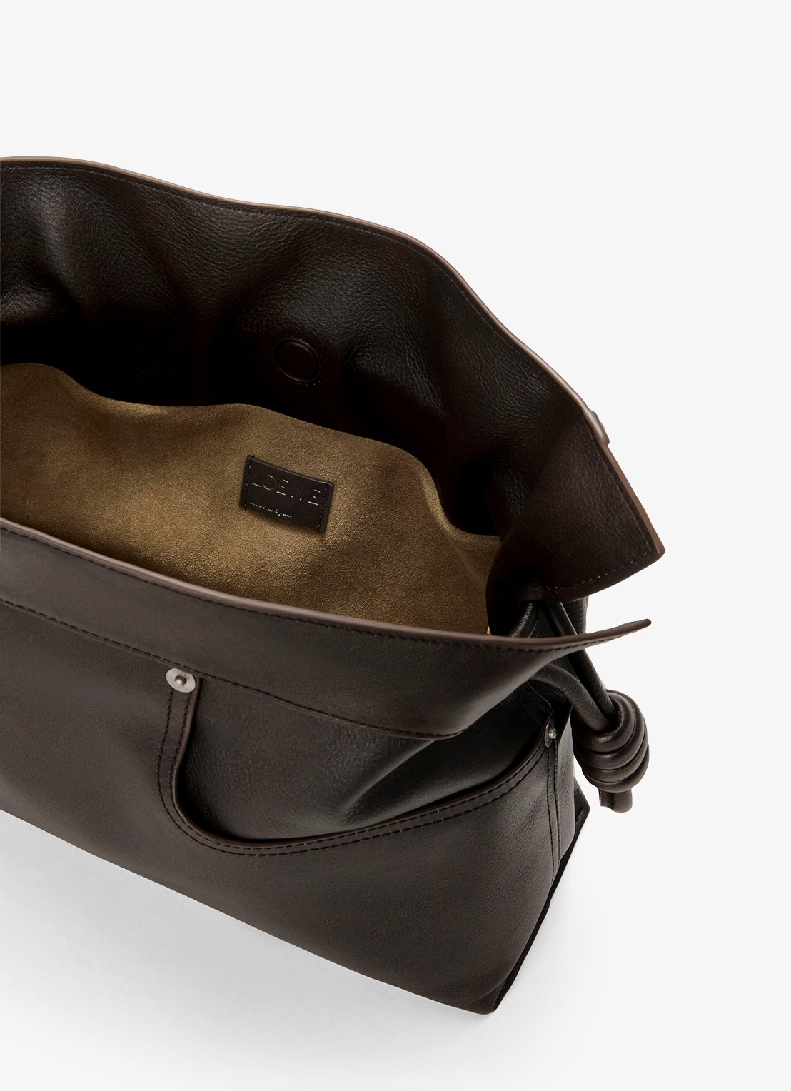 LOEWE Flamenco Panta M clutch van kalfsleer - detail 6 donkerbruin