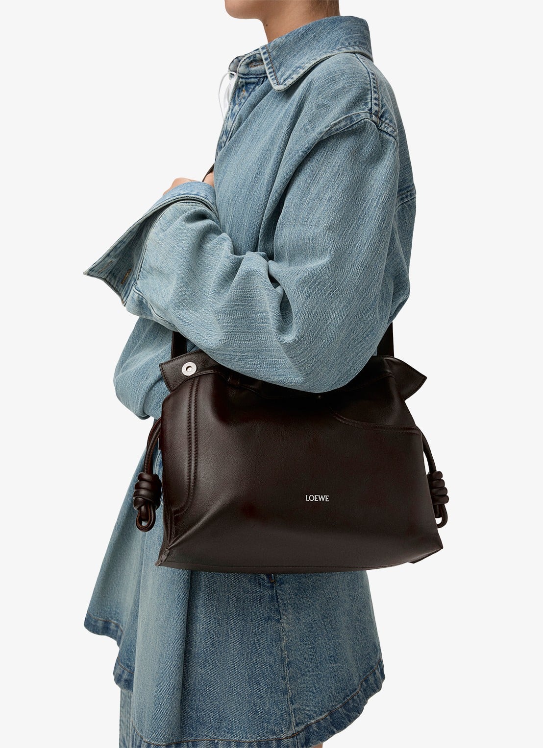LOEWE Flamenco Panta M clutch van kalfsleer - detail 8 donkerbruin