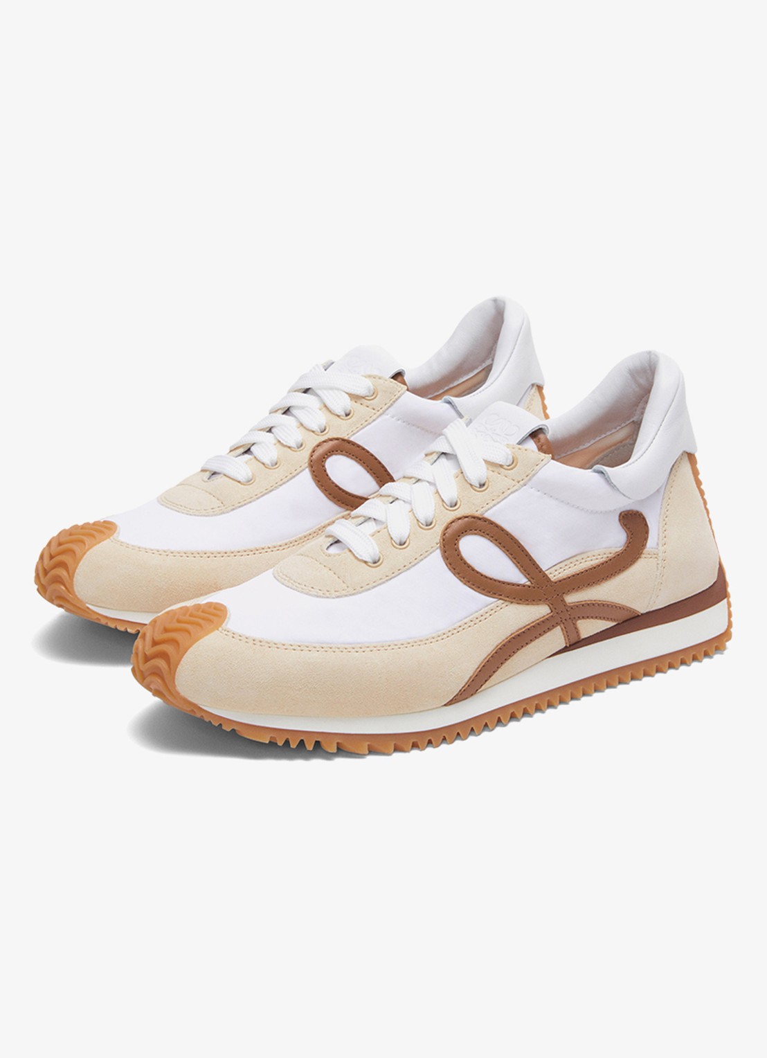 LOEWE Flow Runner 2.0 sneaker van kalfsleer met kalfssuède details - voorkant 4 beige