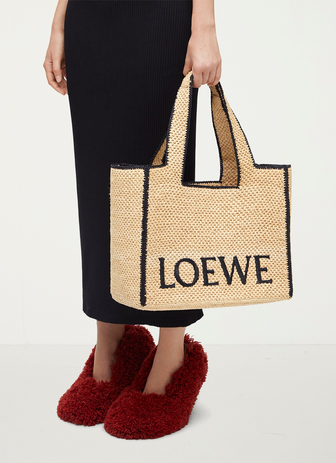 LOEWE Font Large shopper van raffia met logo - voorkant 3 beige