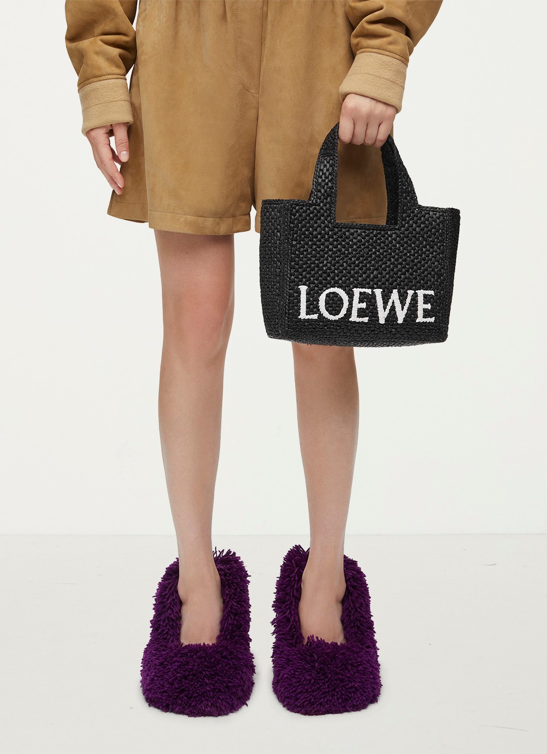 LOEWE Font Small shopper van raffia met afneembare schouderriem - voorkant 7 zwart