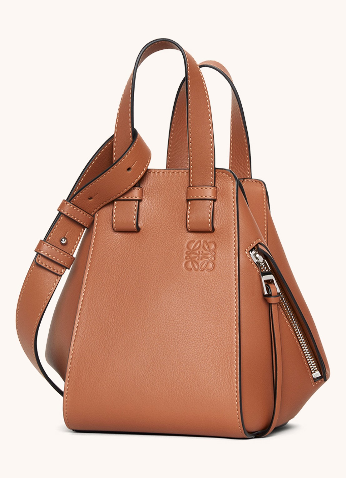 LOEWE Hammock handtas van kalfsleer - voorkant 2 camel