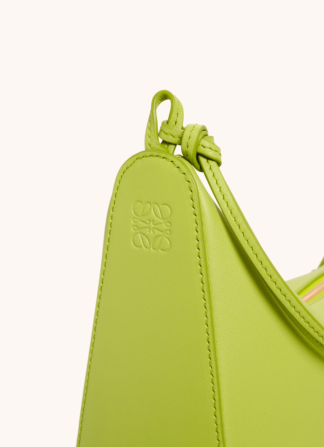LOEWE Hammock Hobo schoudertas van kalfsleer - detail 3 lime