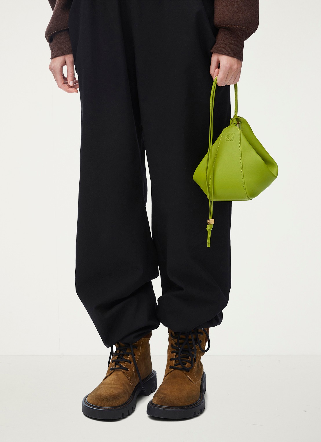 LOEWE Hammock Hobo schoudertas van kalfsleer - voorkant 8 lime