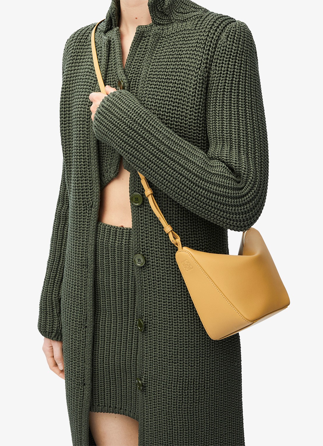 LOEWE Hammock Hobo schoudertas van kalfsleer - voorkant 8 okergeel