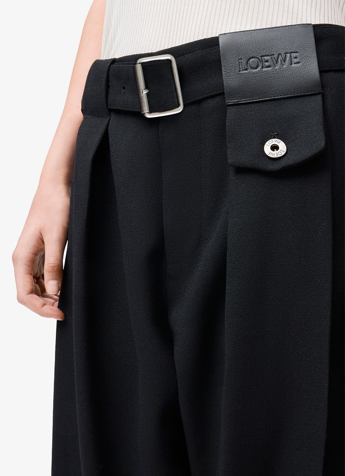 LOEWE High waist loose fit pantalon van wol met ceintuur - detail 5 zwart