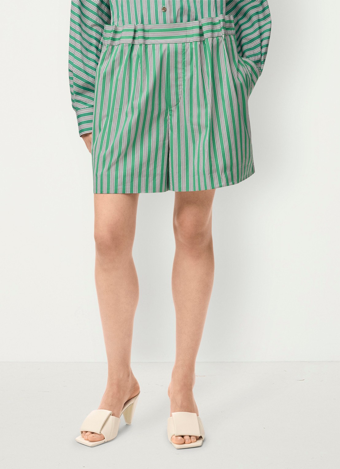 LOEWE High waist wide fit korte broek met streepprint - detail 3 groen