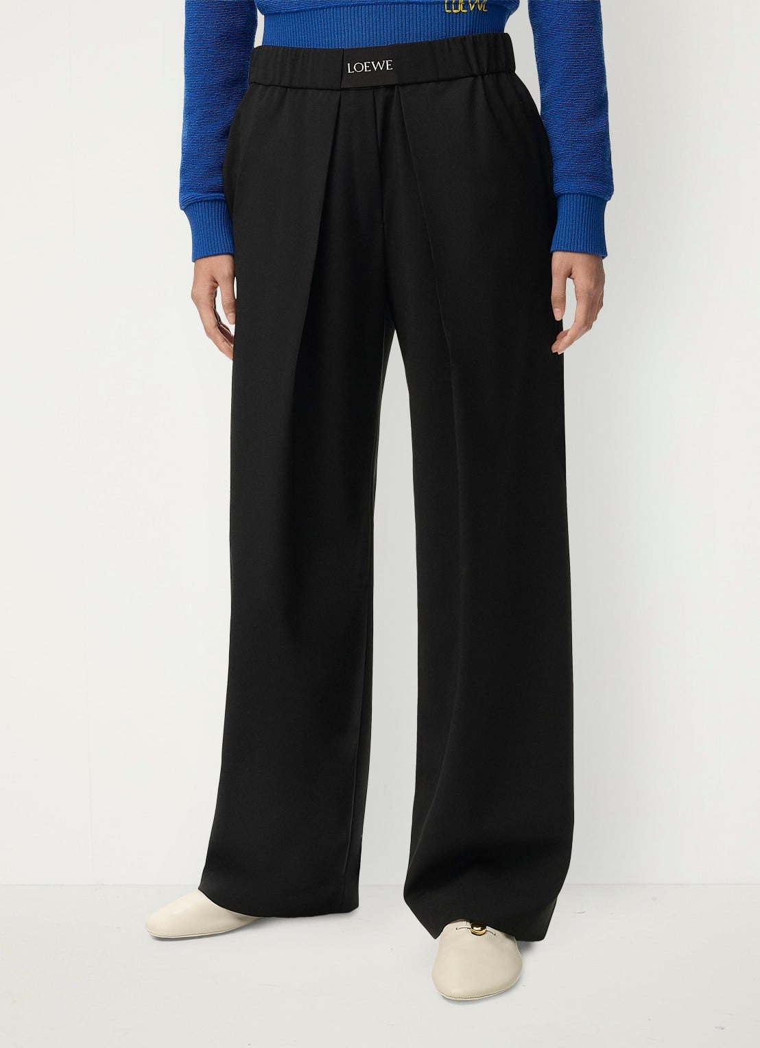 LOEWE High waist wide fit pantalon in wolblend met logo - detail 4 zwart