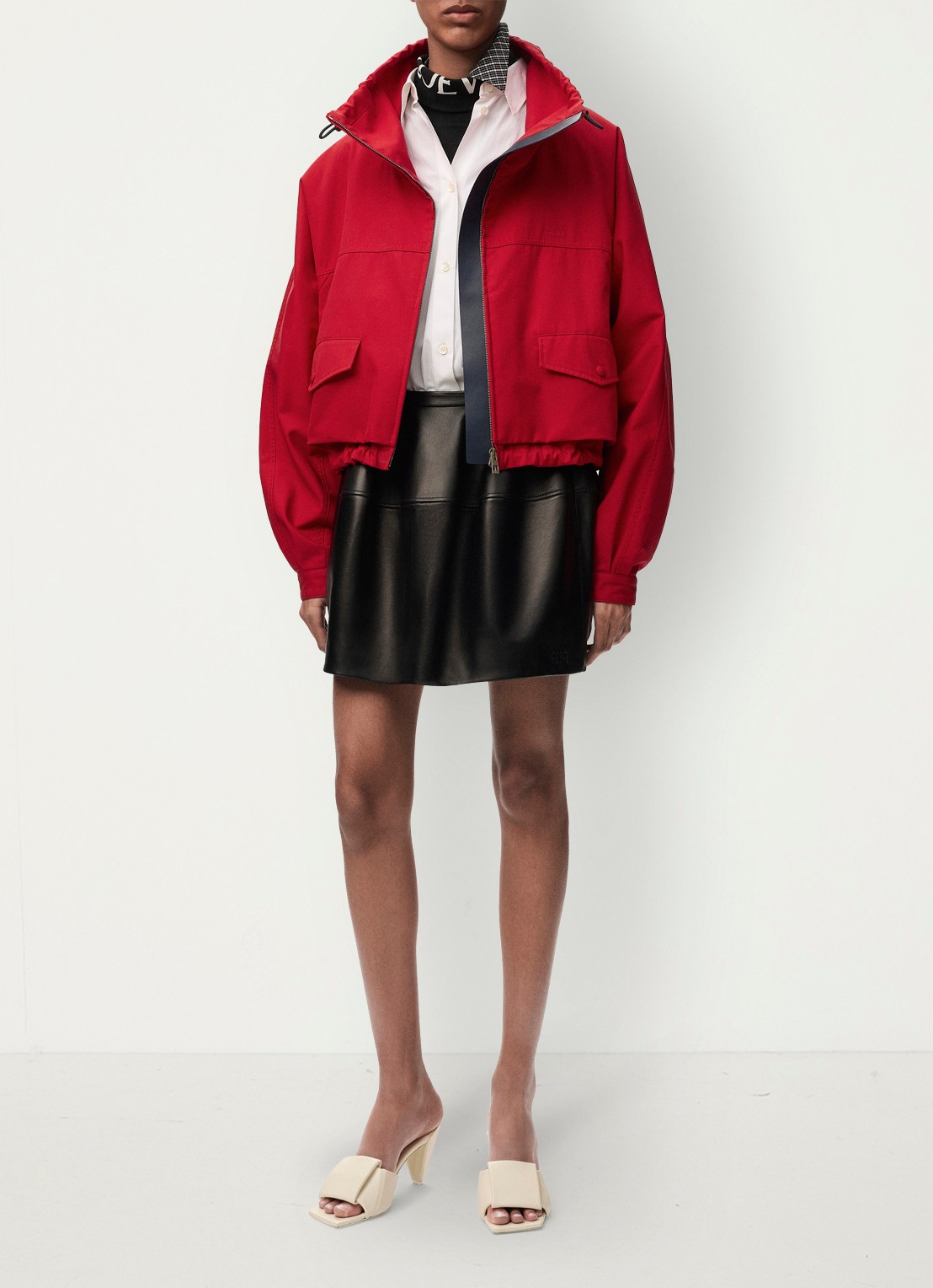 LOEWE Jack in zijdeblend met logoborduring - voorkant 5 rood