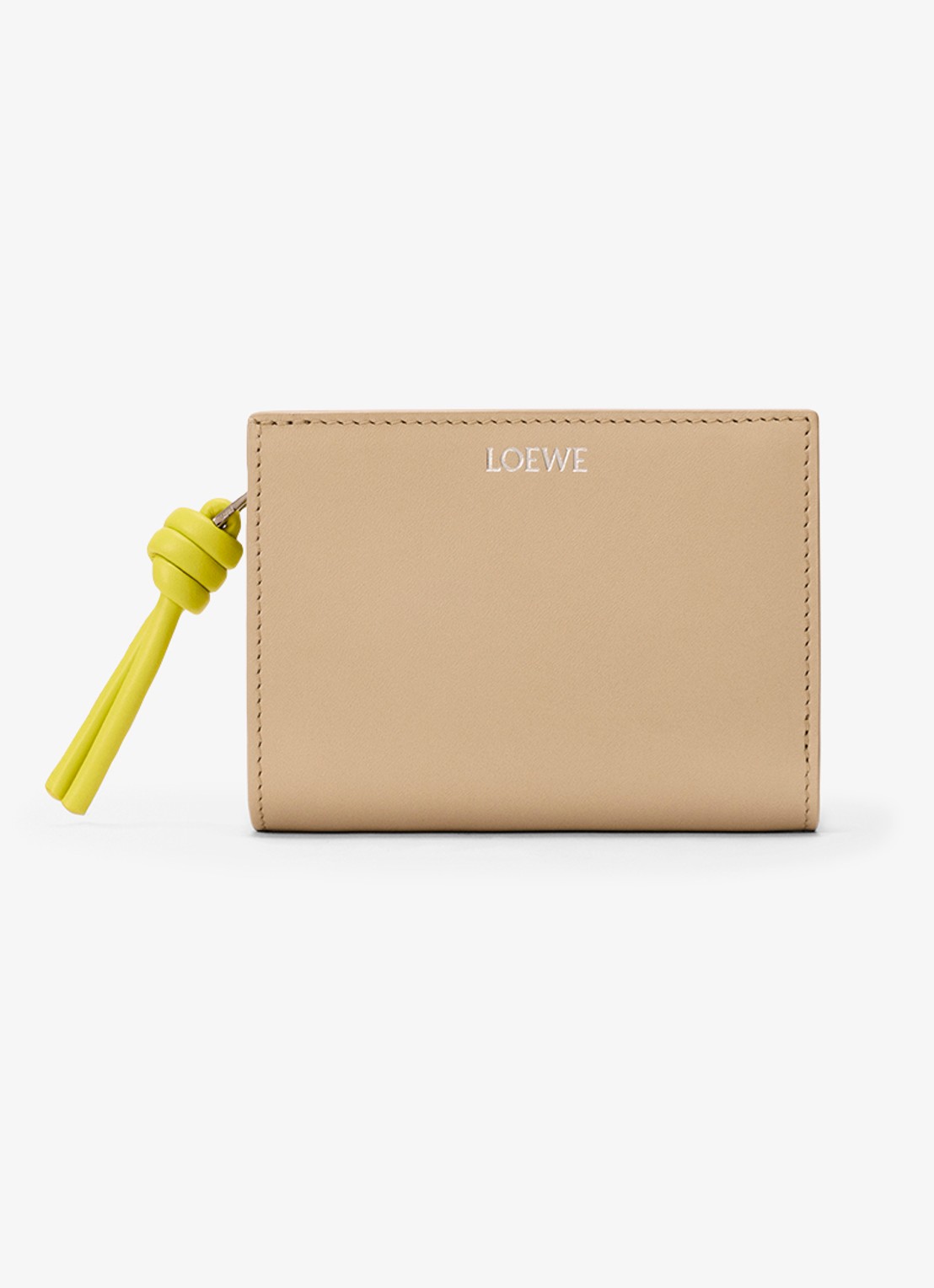 LOEWE Knot Compact portemonnee van kalfsleer - voorkant beige