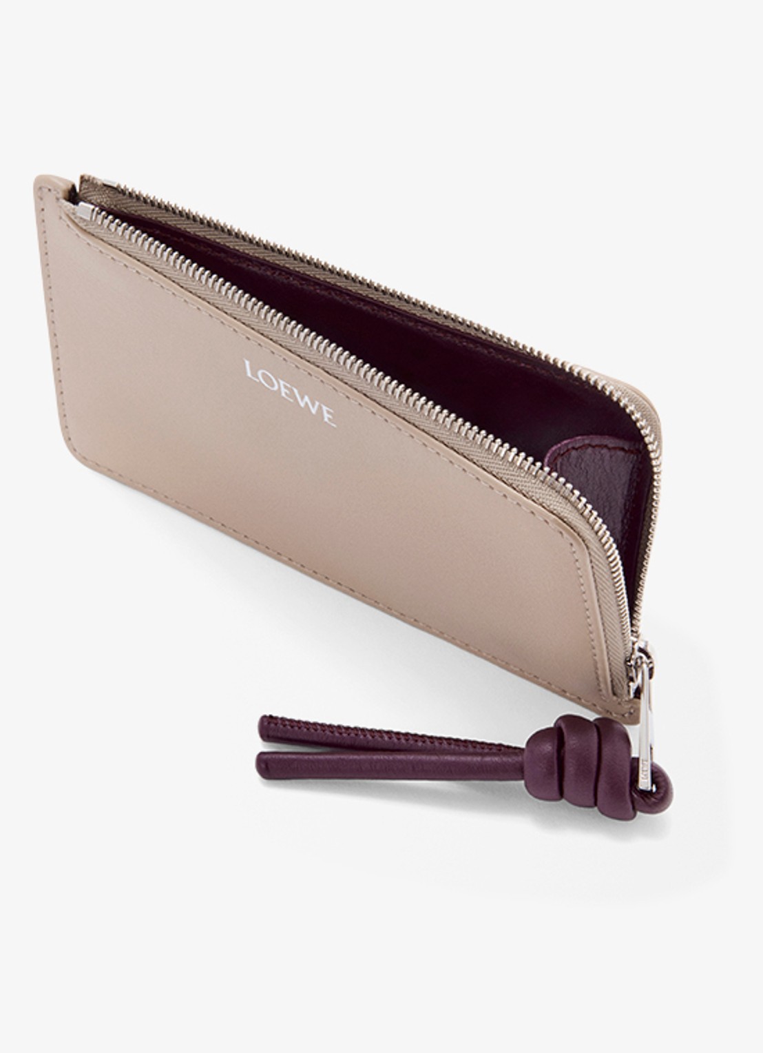 LOEWE Knot pasjeshouder van kalfsleer - detail 3 zand
