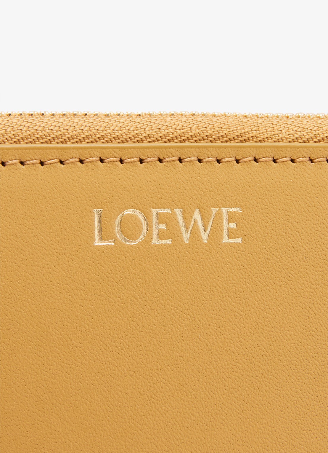 LOEWE Knot portemonnee van kalfsleer - detail 5 okergeel
