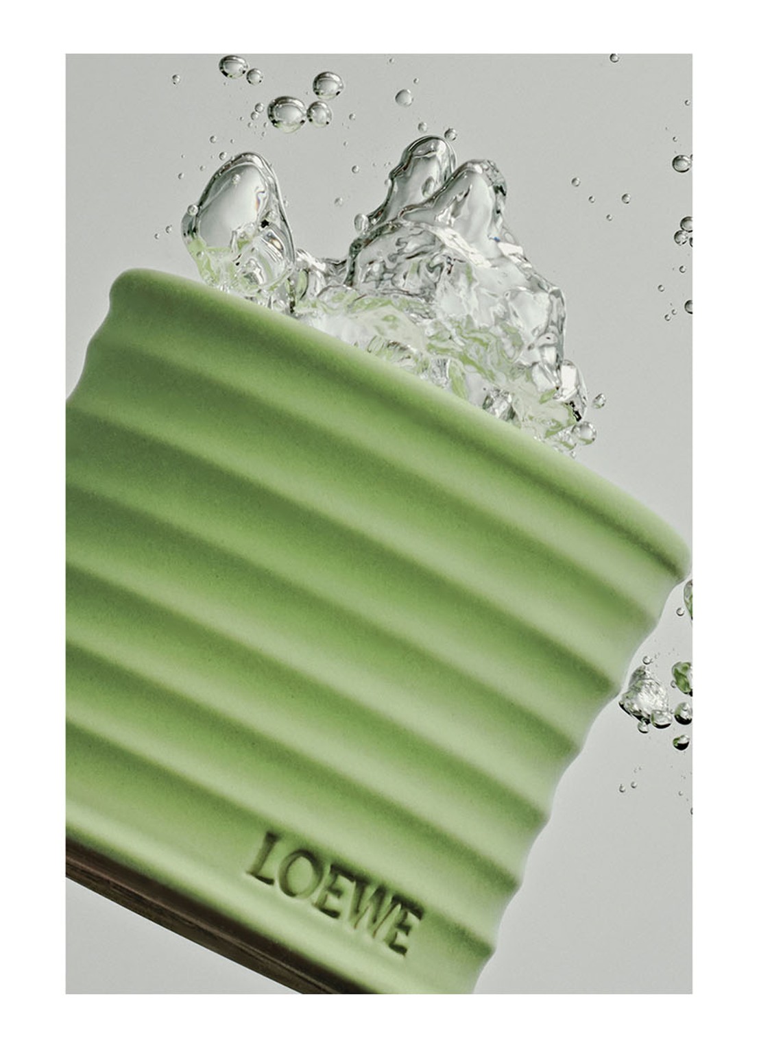 LOEWE Large Cucumber Candle - geurkaars 2120 gram  - detail 4 undefined