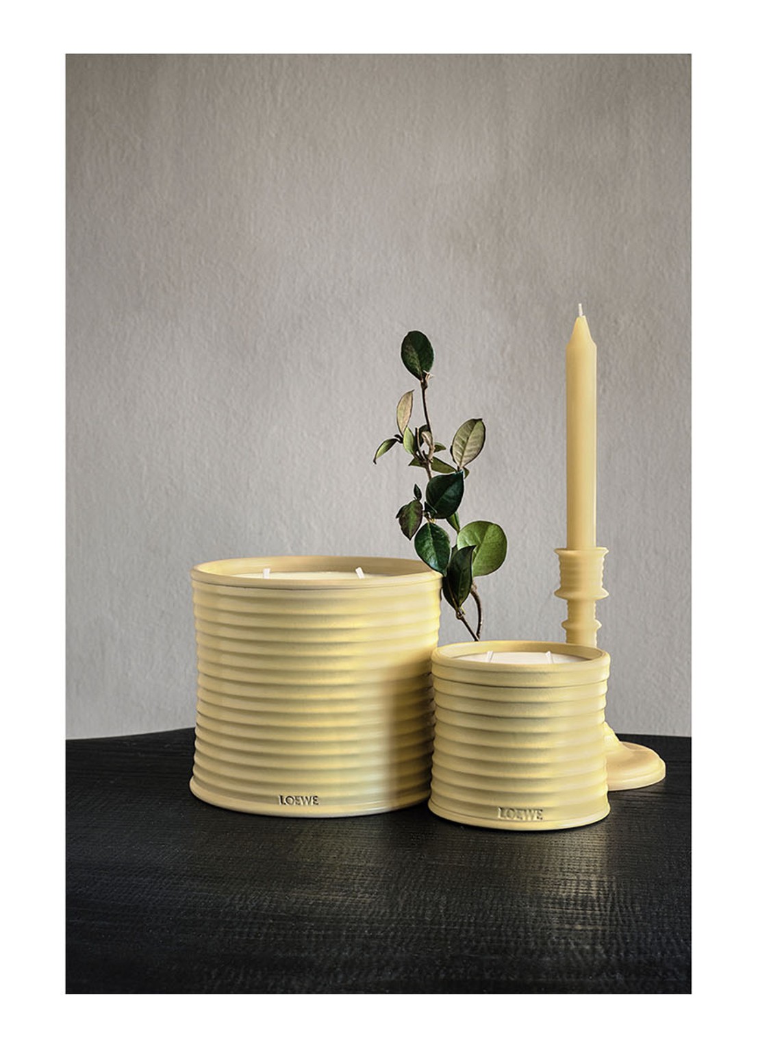 LOEWE Large Honeysuckle Candle - geurkaars 2120 gram  - detail 7 undefined