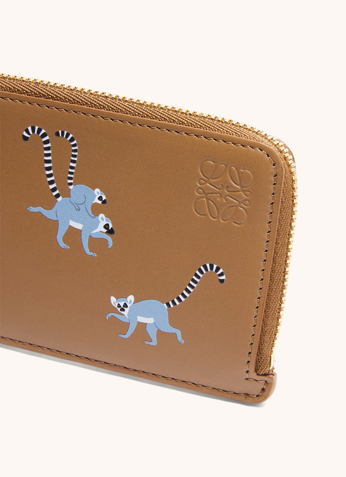 LOEWE Lemurs pasjeshouder van kalfsleer - detail 3 camel