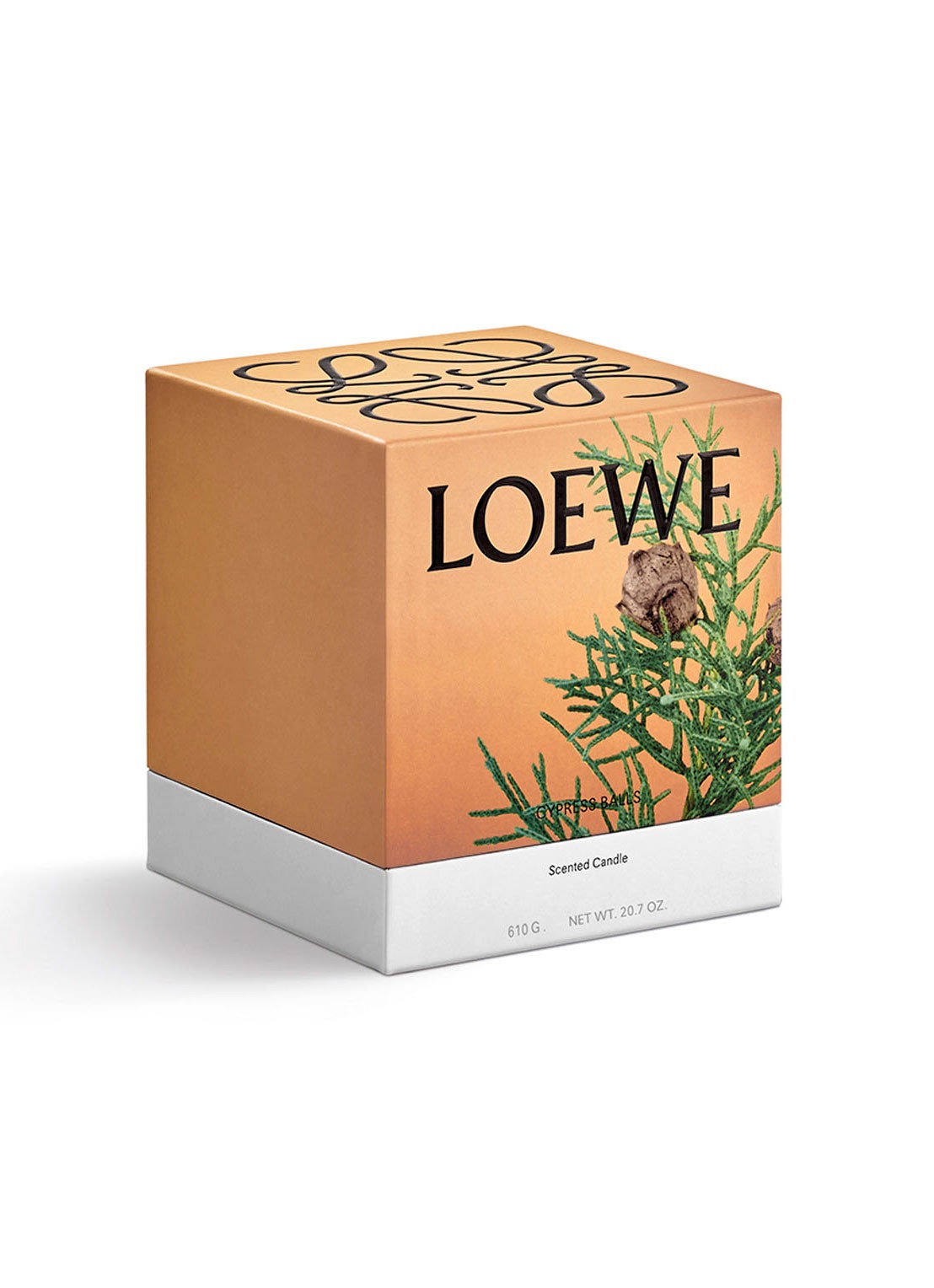 LOEWE Medium Cypress Balls Candle - geurkaars 610 gram - detail 3 undefined