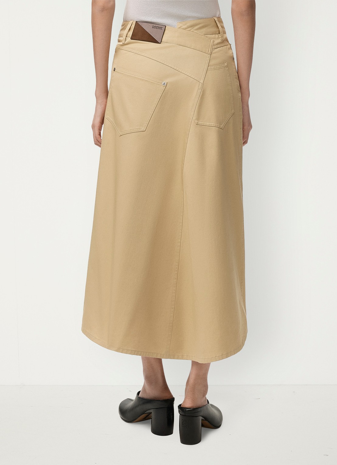 LOEWE Midi rok met asymmetrisch detail - achterkant 5 beige