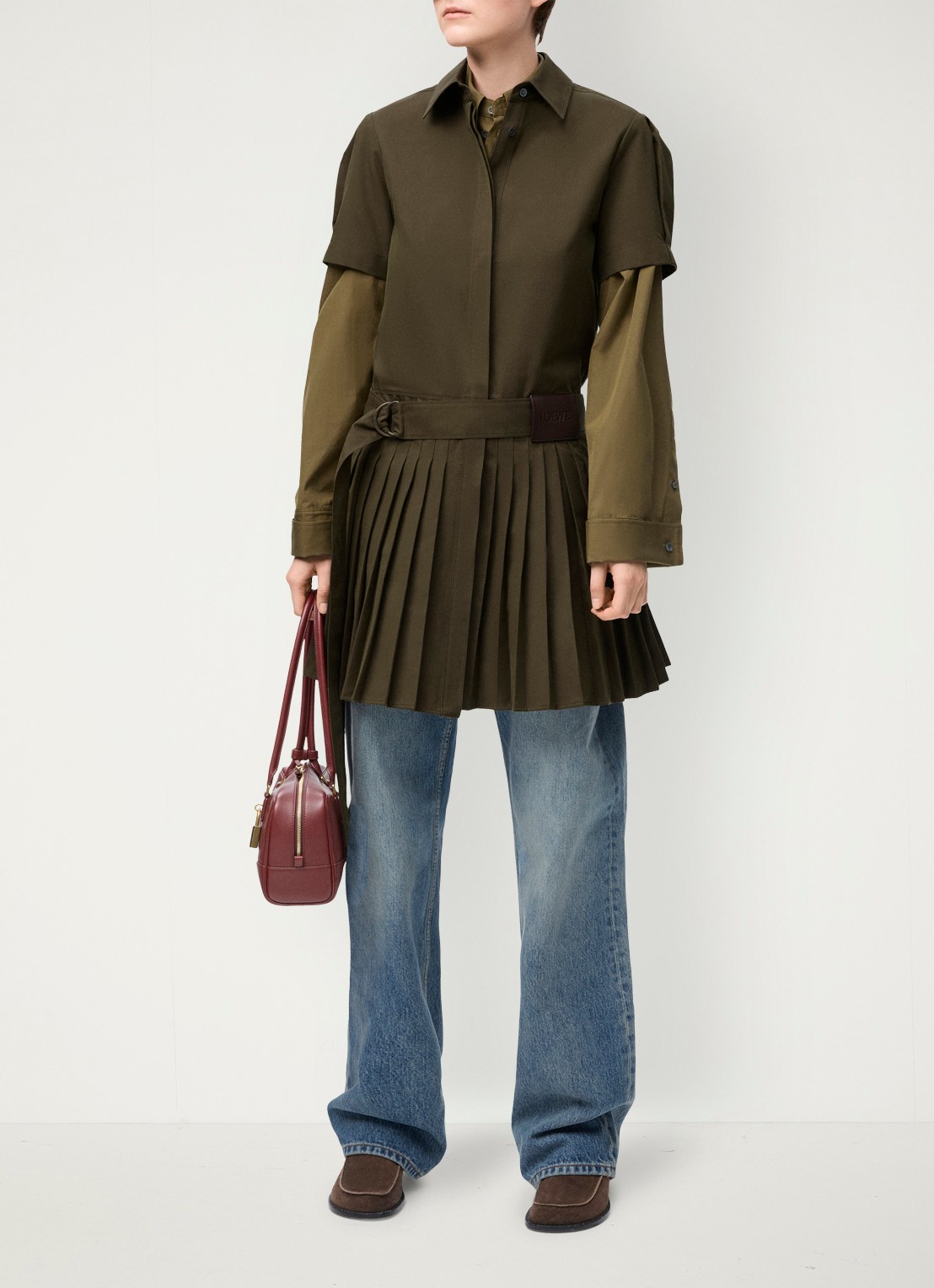 LOEWE Mini blousejurk met ceintuur en plissé - voorkant 3 khaki