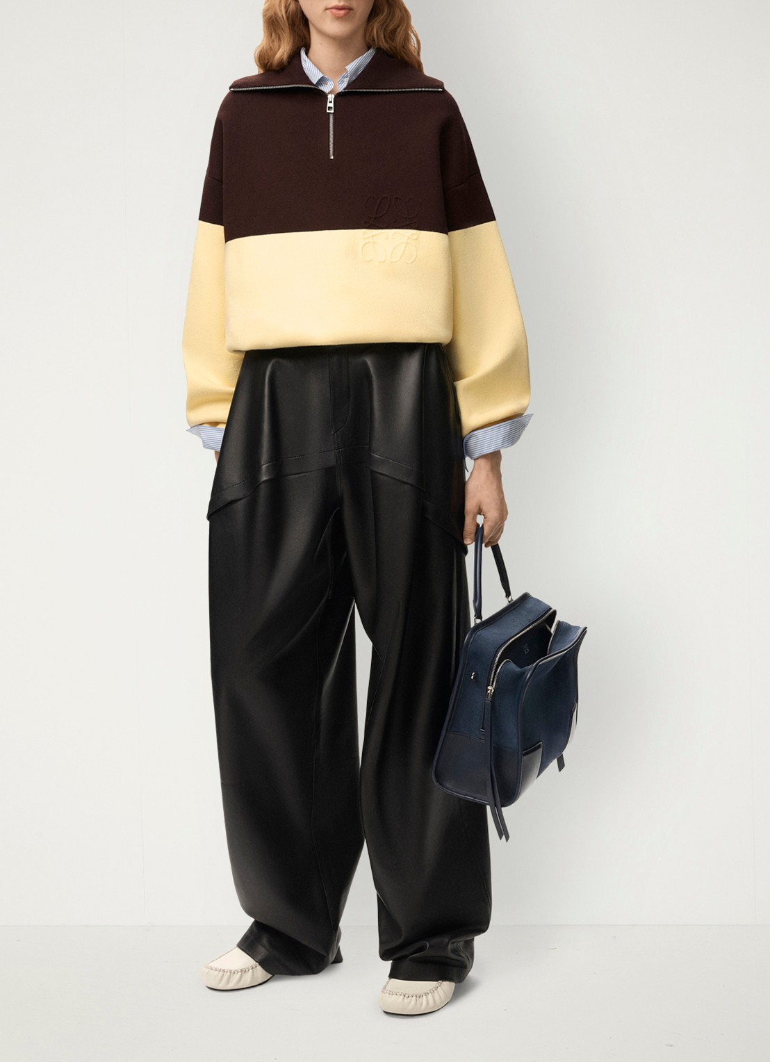 LOEWE Oversized schipperstrui met logo - voorkant 3 bruin