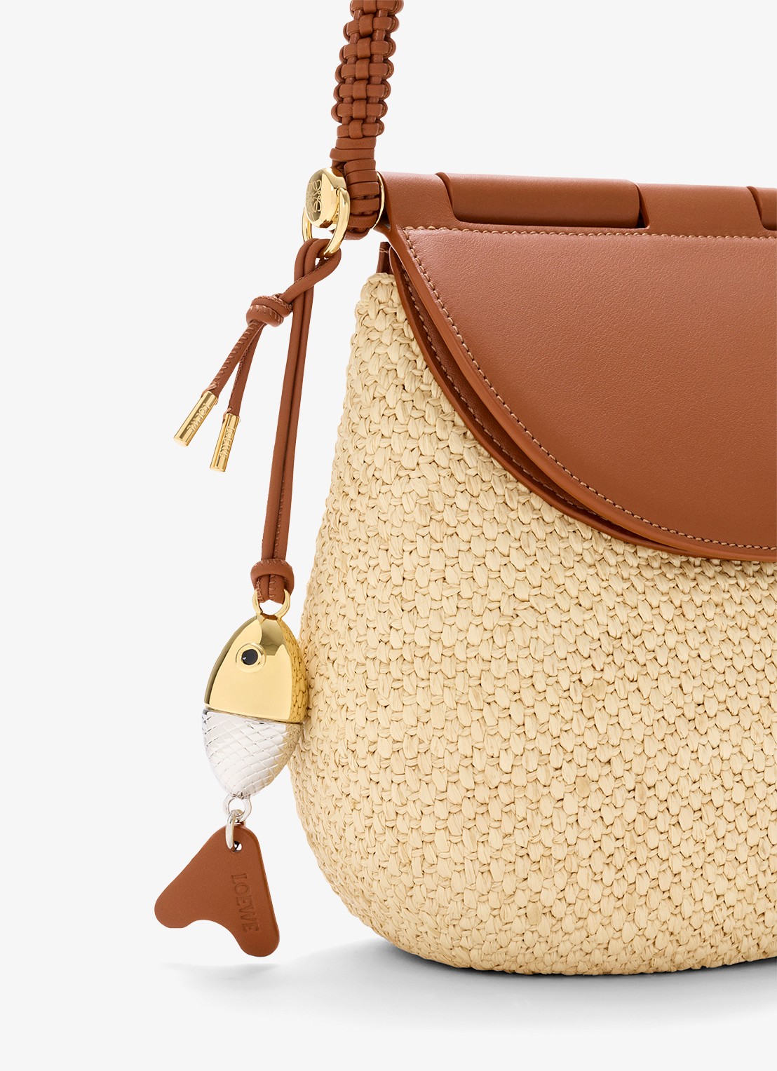 LOEWE Pescador Medium schoudertas van raffia met kalfsleren details - detail 3 beige