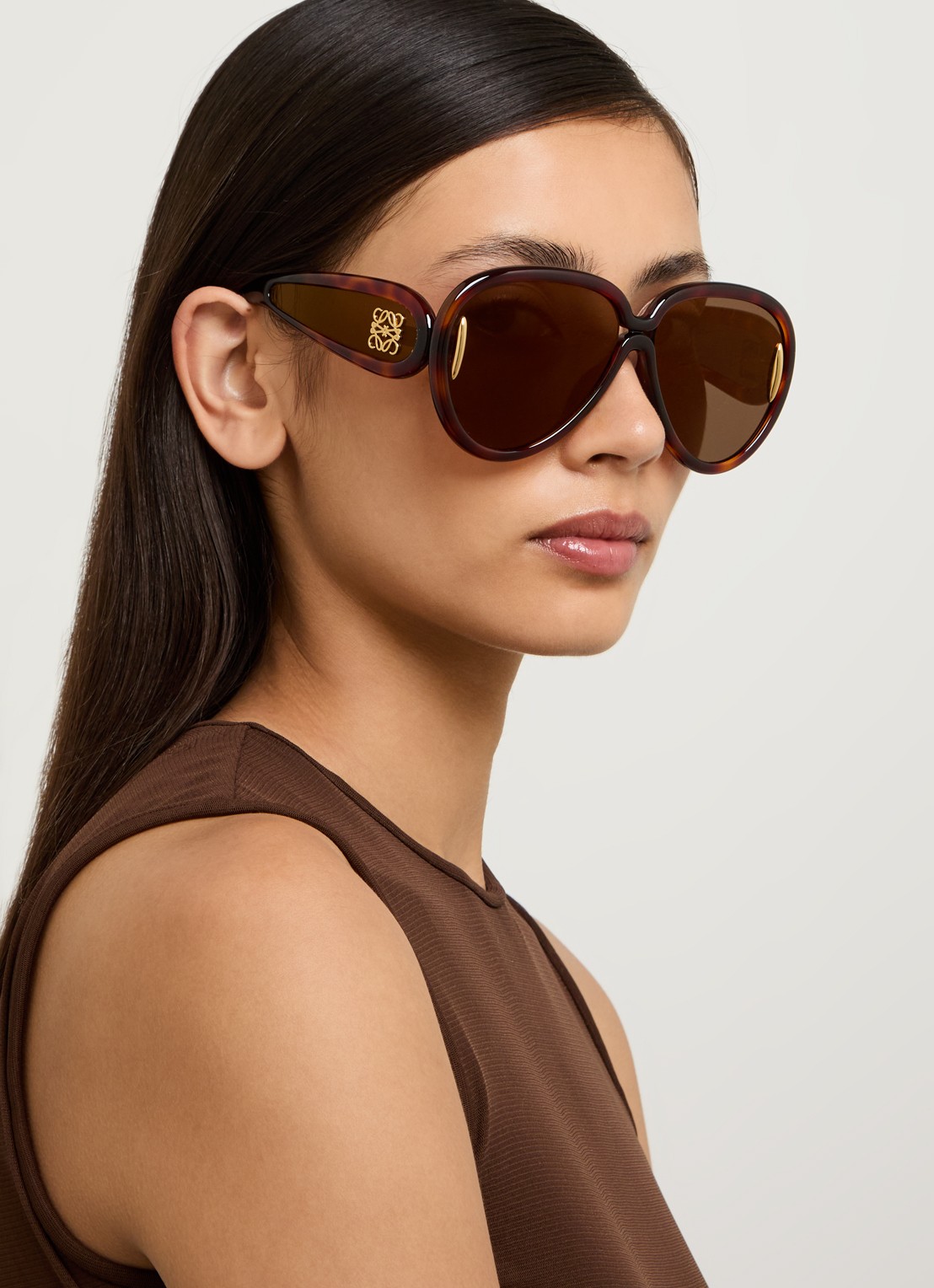 LOEWE Piloten zonnebril LW40132I - voorkant 2 bruin