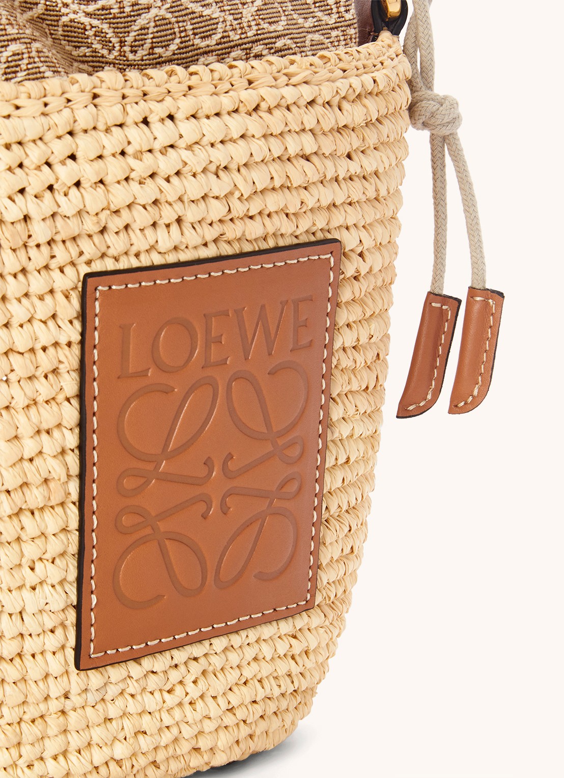 LOEWE Pochette schoudertas van raffia met kalfsleren details - detail 4 creme