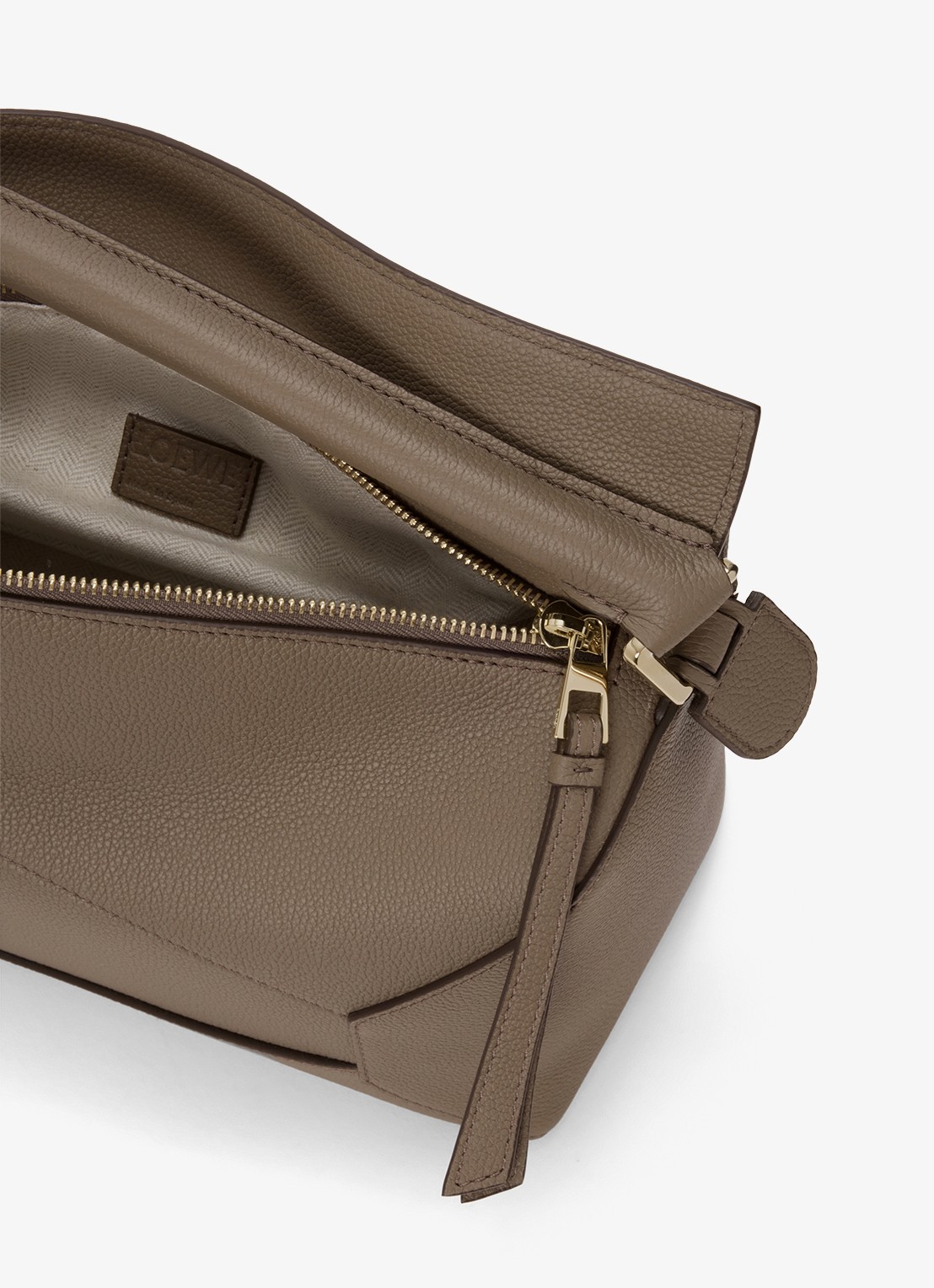 LOEWE Puzzle Edge Medium handtas van kalfsleer - detail 6 taupe