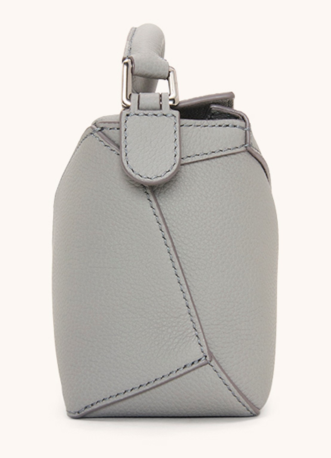 LOEWE Puzzle Edge Mini handtas van kalfsleer - achterkant 6 lichtgrijs