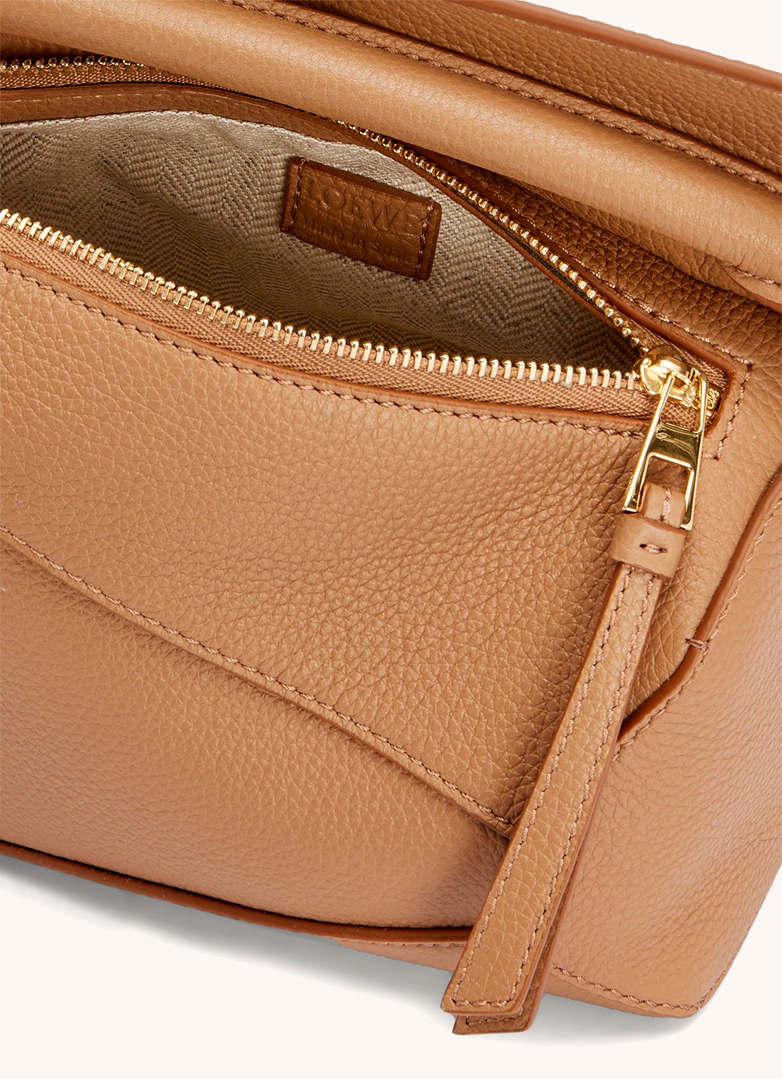 LOEWE Puzzle Edge Mini handtas van kalfsleer - detail 5 lichtbruin