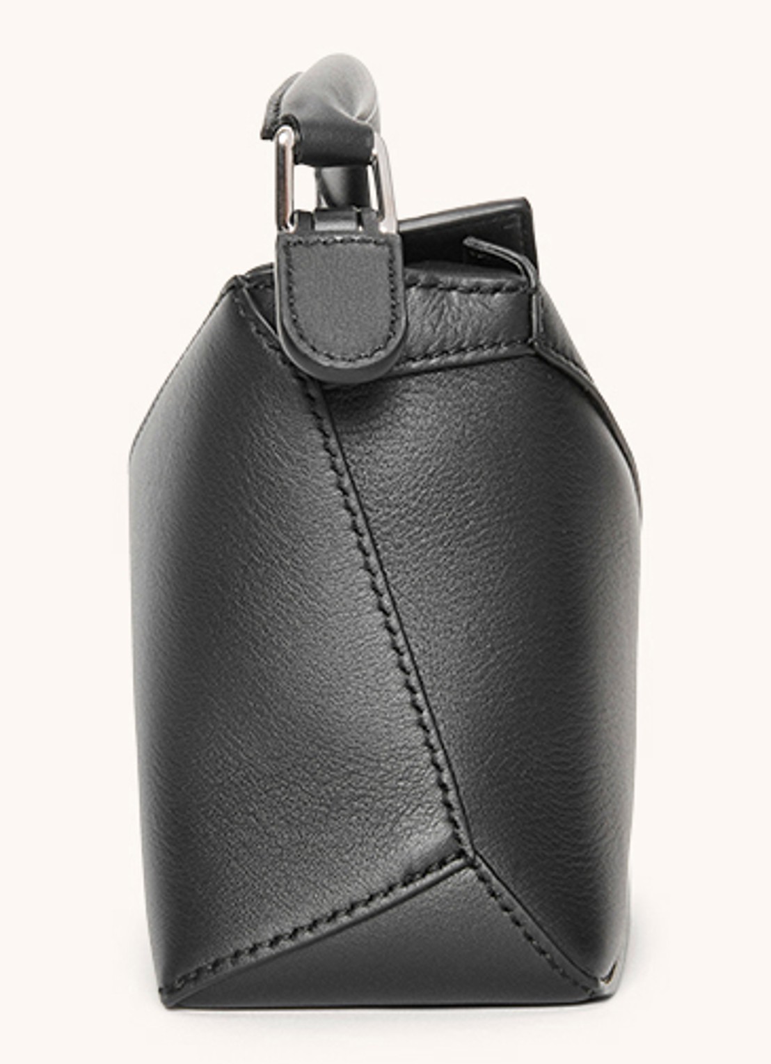 LOEWE Puzzle Edge Mini handtas van kalfsleer - achterkant 8 zwart