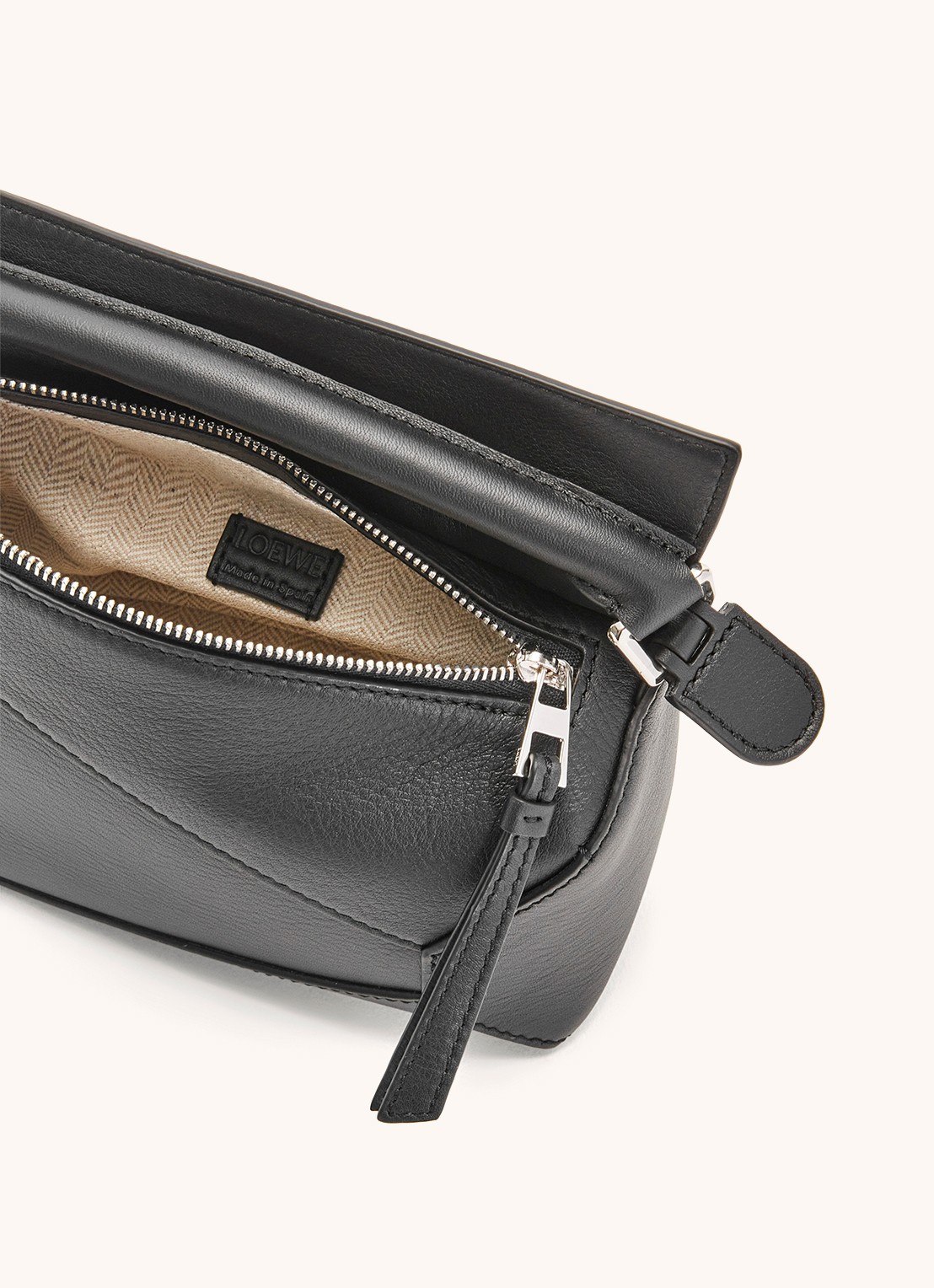 LOEWE Puzzle Edge Mini handtas van kalfsleer - detail 5 zwart