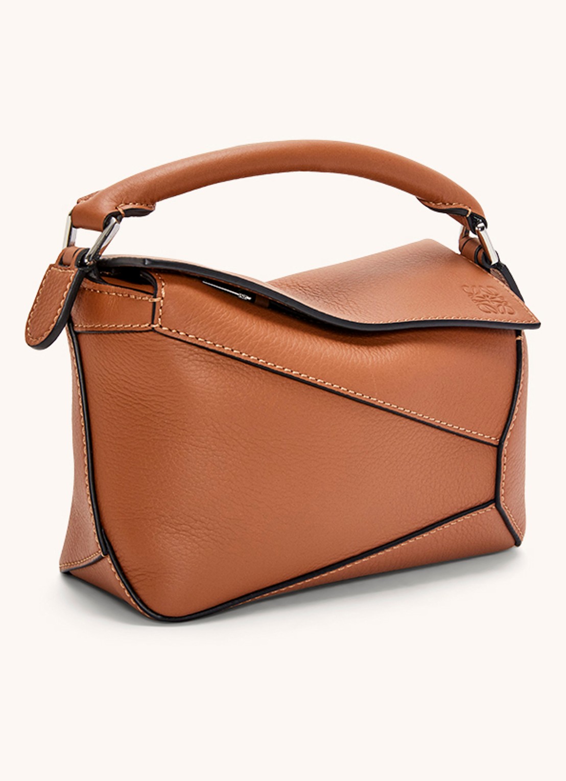 LOEWE Puzzle Edge Mini handtas van kalfsleer - achterkant 3 lichtbruin