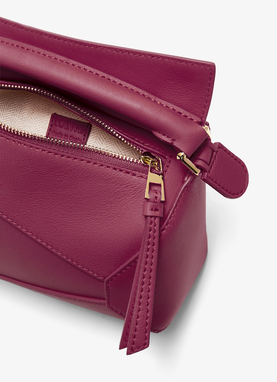 LOEWE Puzzle Edge Mini handtas van kalfsleer - detail 3 aubergine