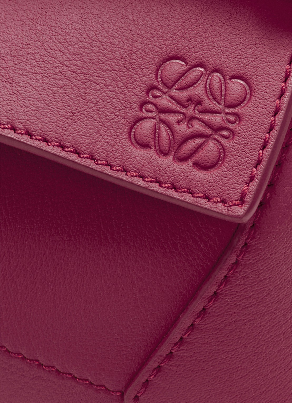 LOEWE Puzzle Edge Mini handtas van kalfsleer - detail 4 aubergine