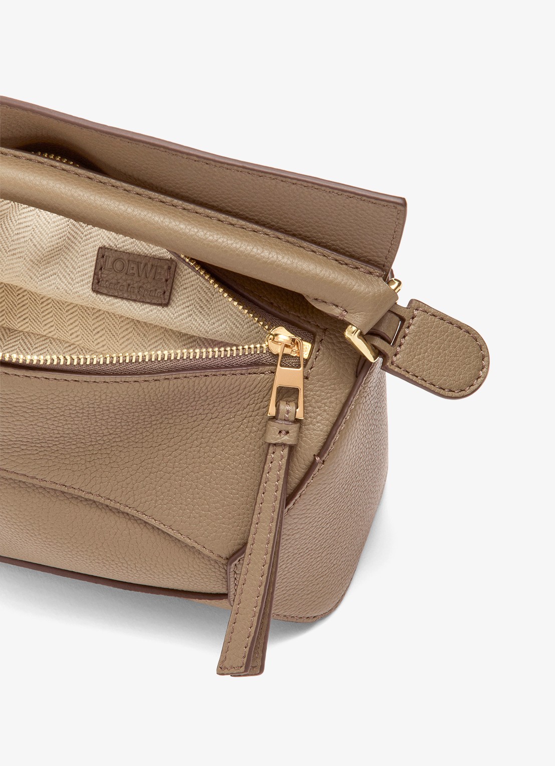 LOEWE Puzzle Edge Mini handtas van kalfsleer - detail 6 taupe