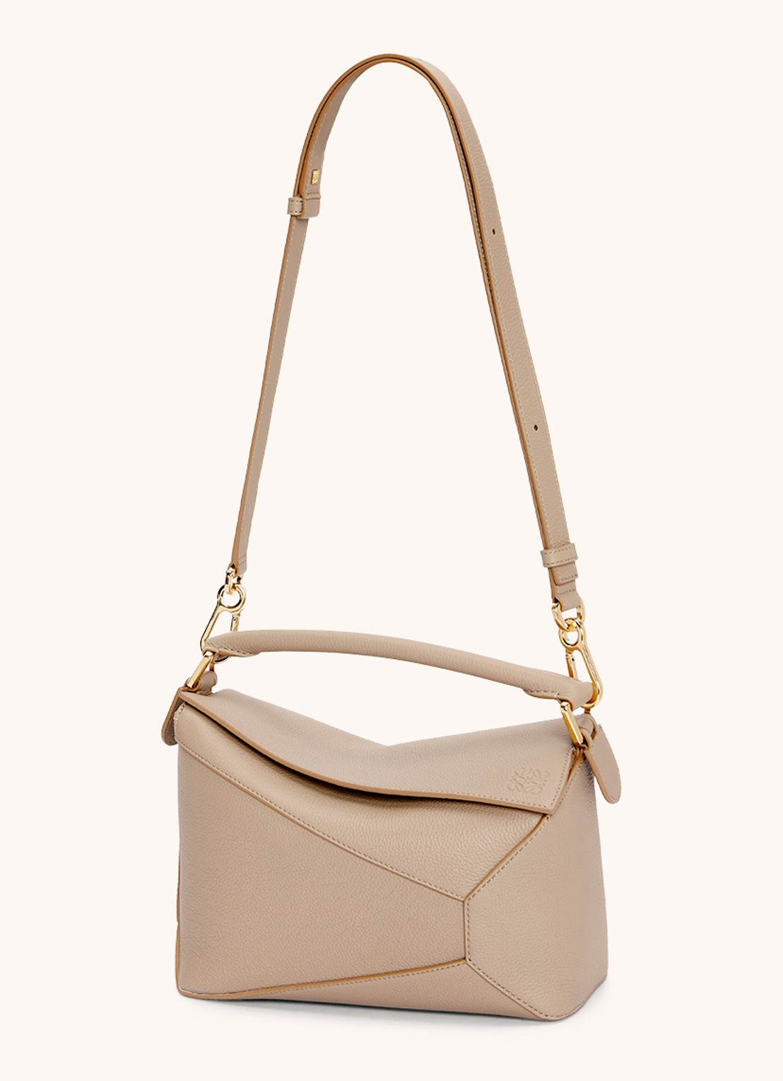 LOEWE Puzzle Edge Small handtas van kalfsleer - detail 5 zand