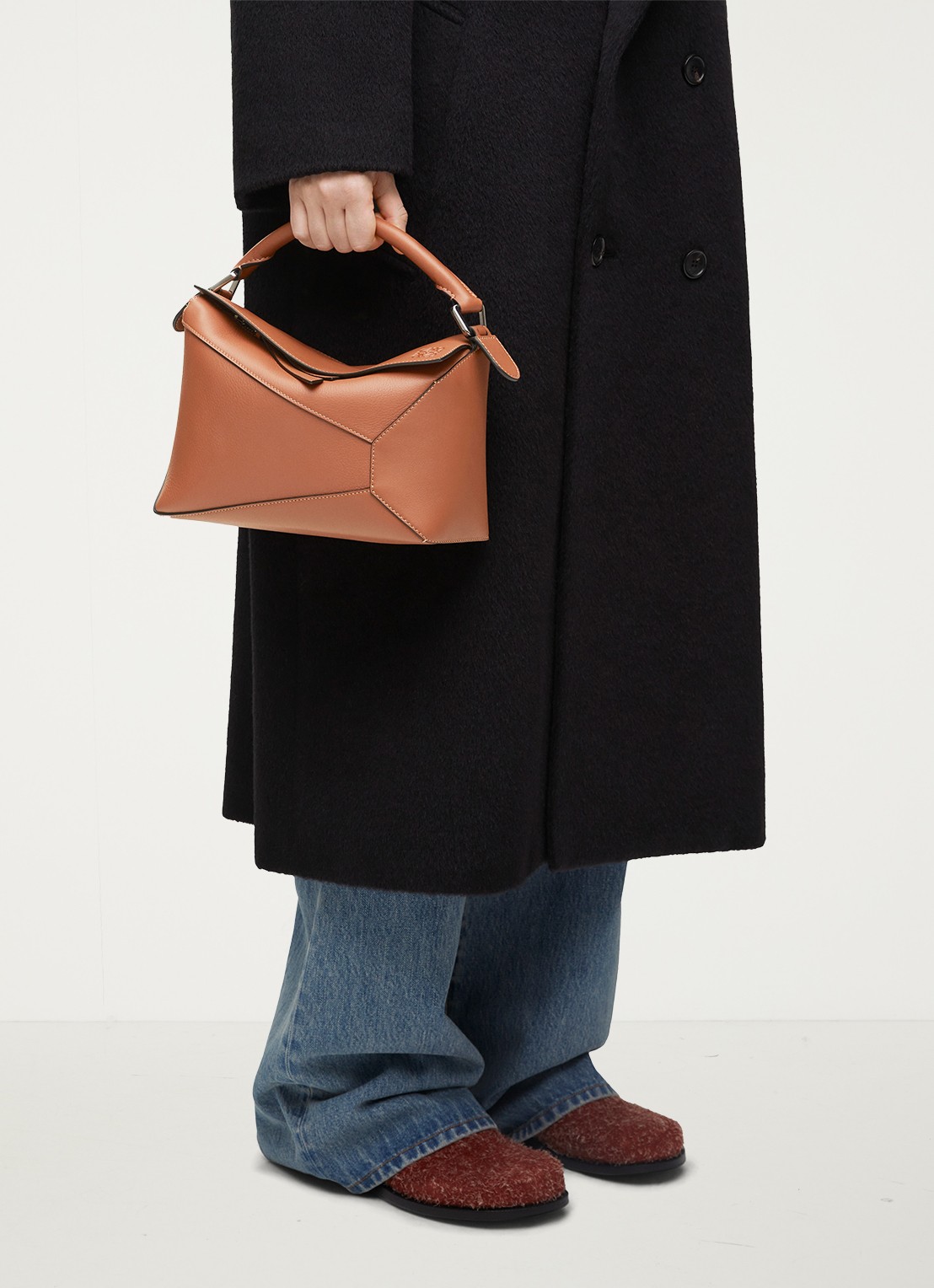 LOEWE Puzzle Edge Small handtas van kalfsleer - voorkant 2 lichtbruin