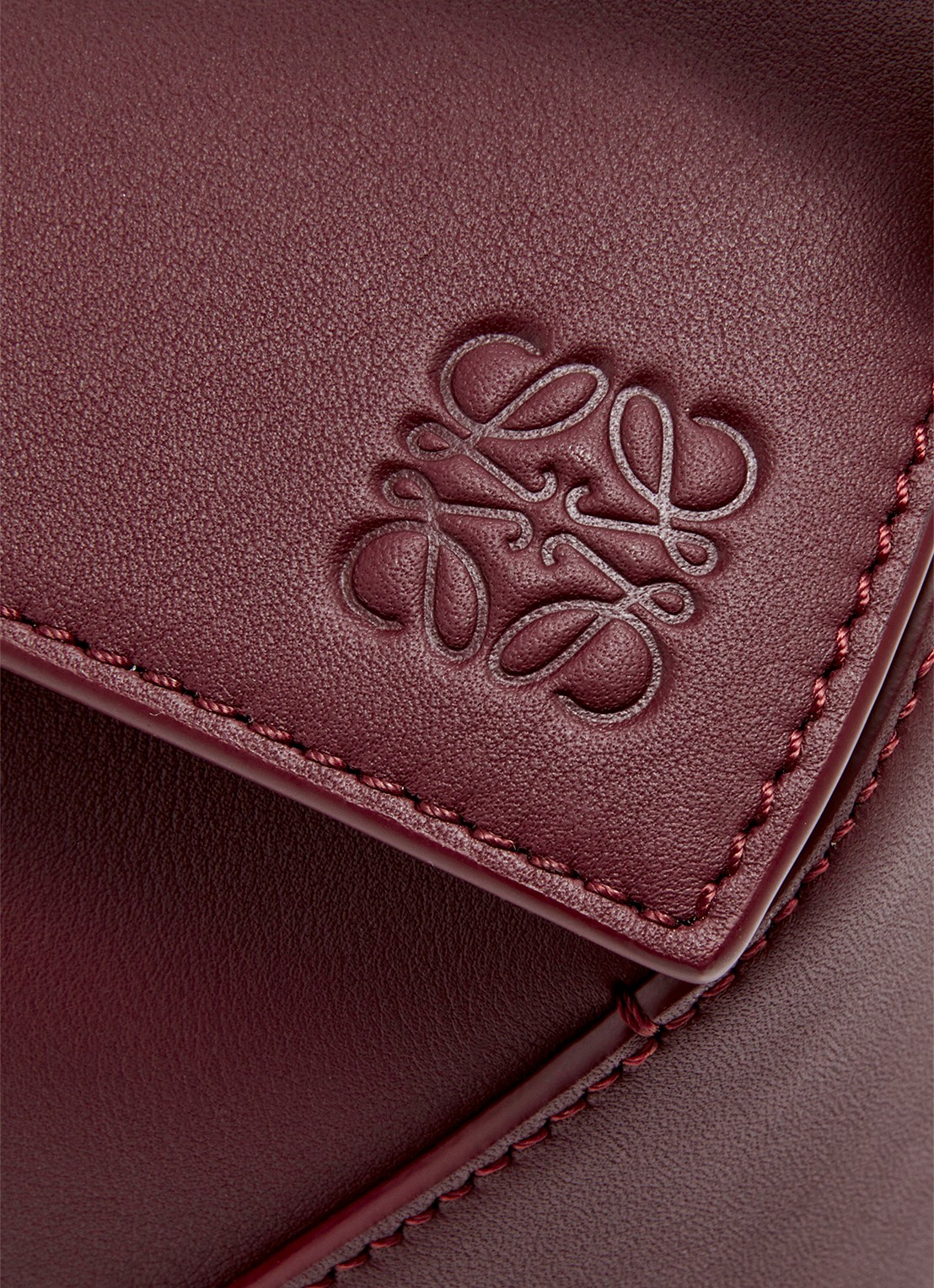 LOEWE Puzzle Edge Small handtas van kalfsleer - detail 4 bordeauxrood