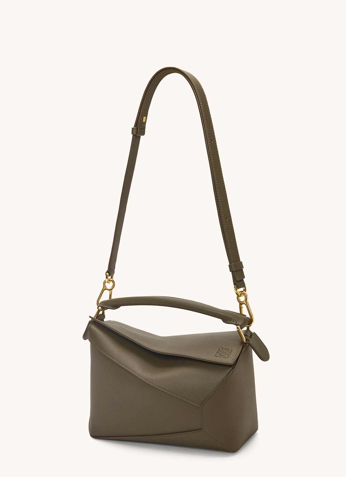 LOEWE Puzzle Edge Small handtas van kalfsleer - detail 4 bronsgroen