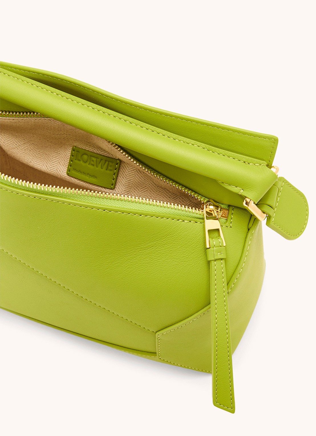 LOEWE Puzzle Edge Small handtas van kalfsleer - detail 3 lime