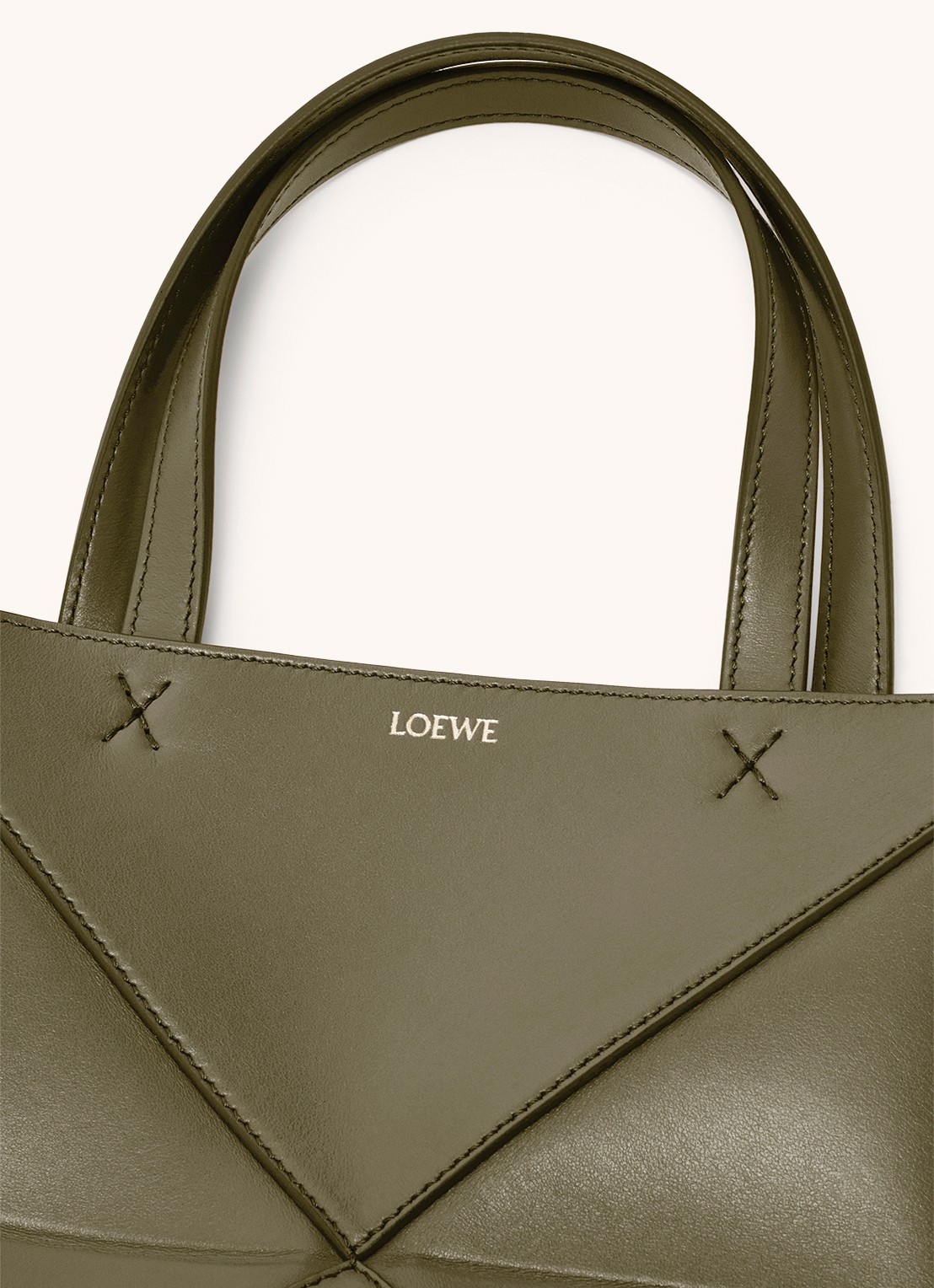LOEWE Puzzle Fold Mini shopper van kalfsleer - detail 2 bronsgroen