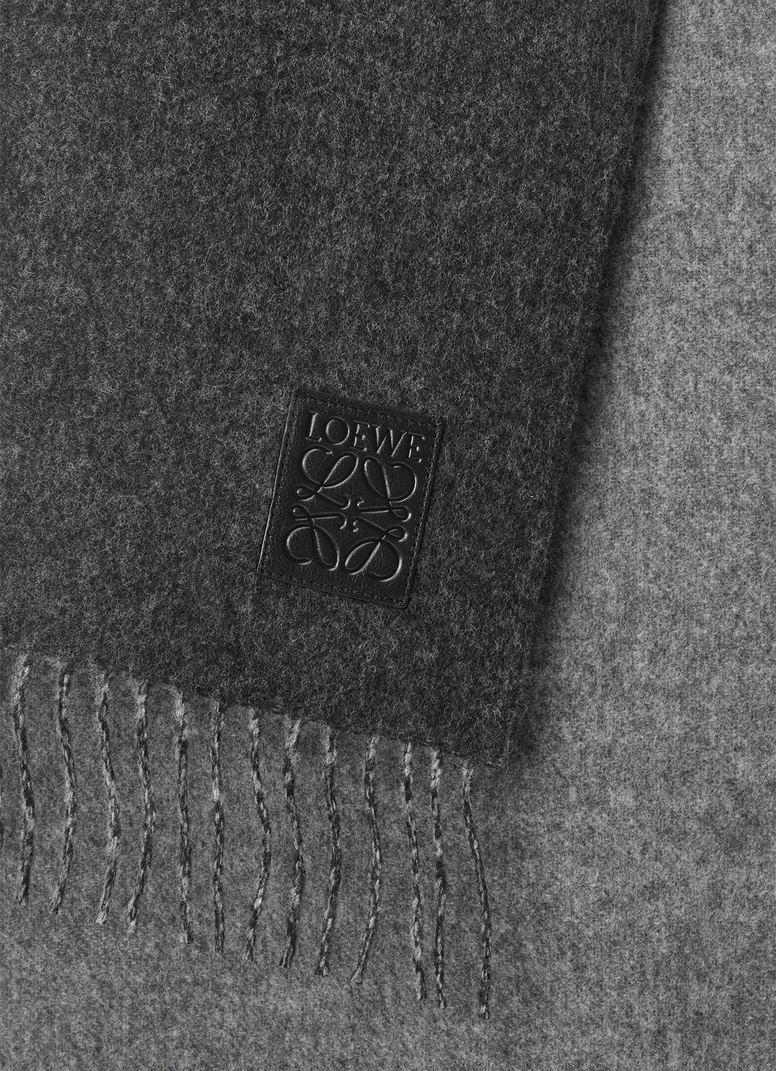 LOEWE Sjaal in kasjmierblend 180 x 28 cm - detail 5 grijsmele