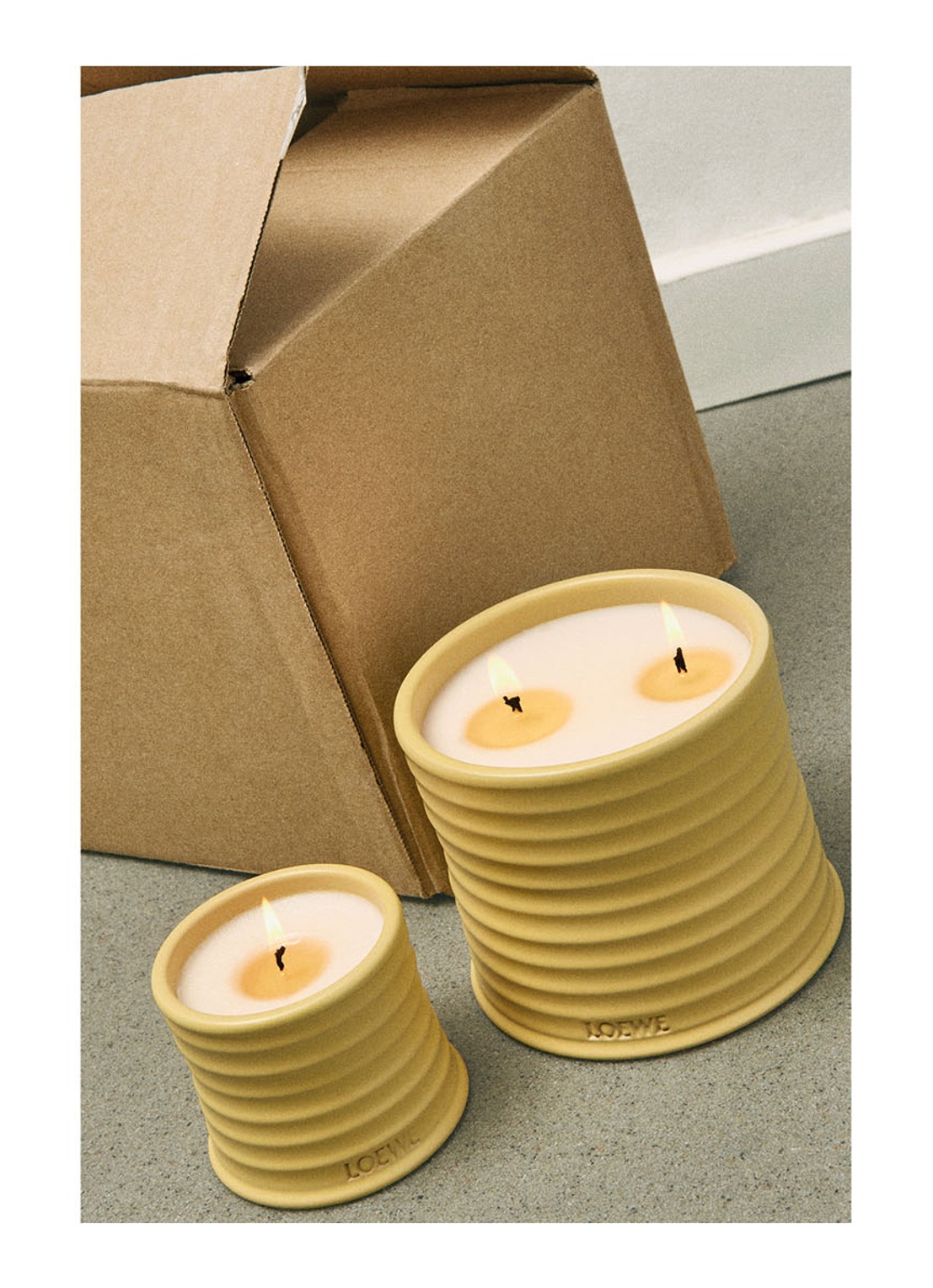 LOEWE Small Honeysuckle Candle - geurkaars 170 gram - detail 5 undefined