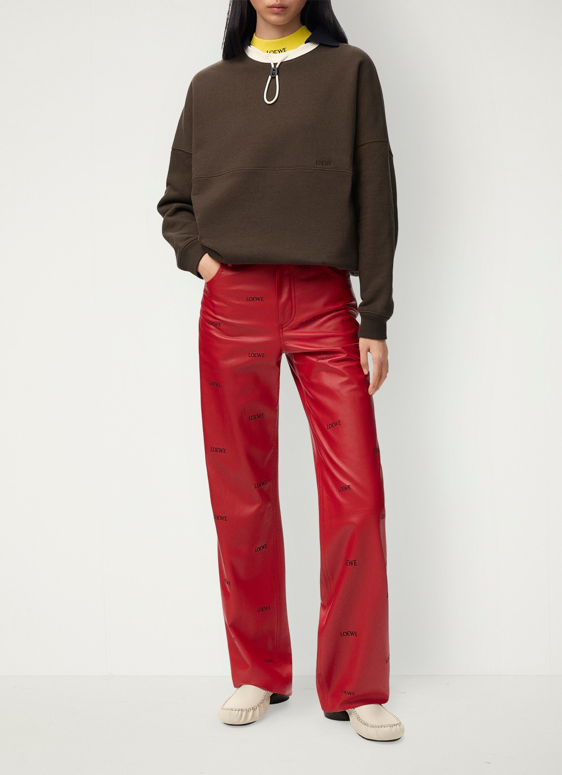 LOEWE Sweater met trekkoord en logo - voorkant 3 bruin