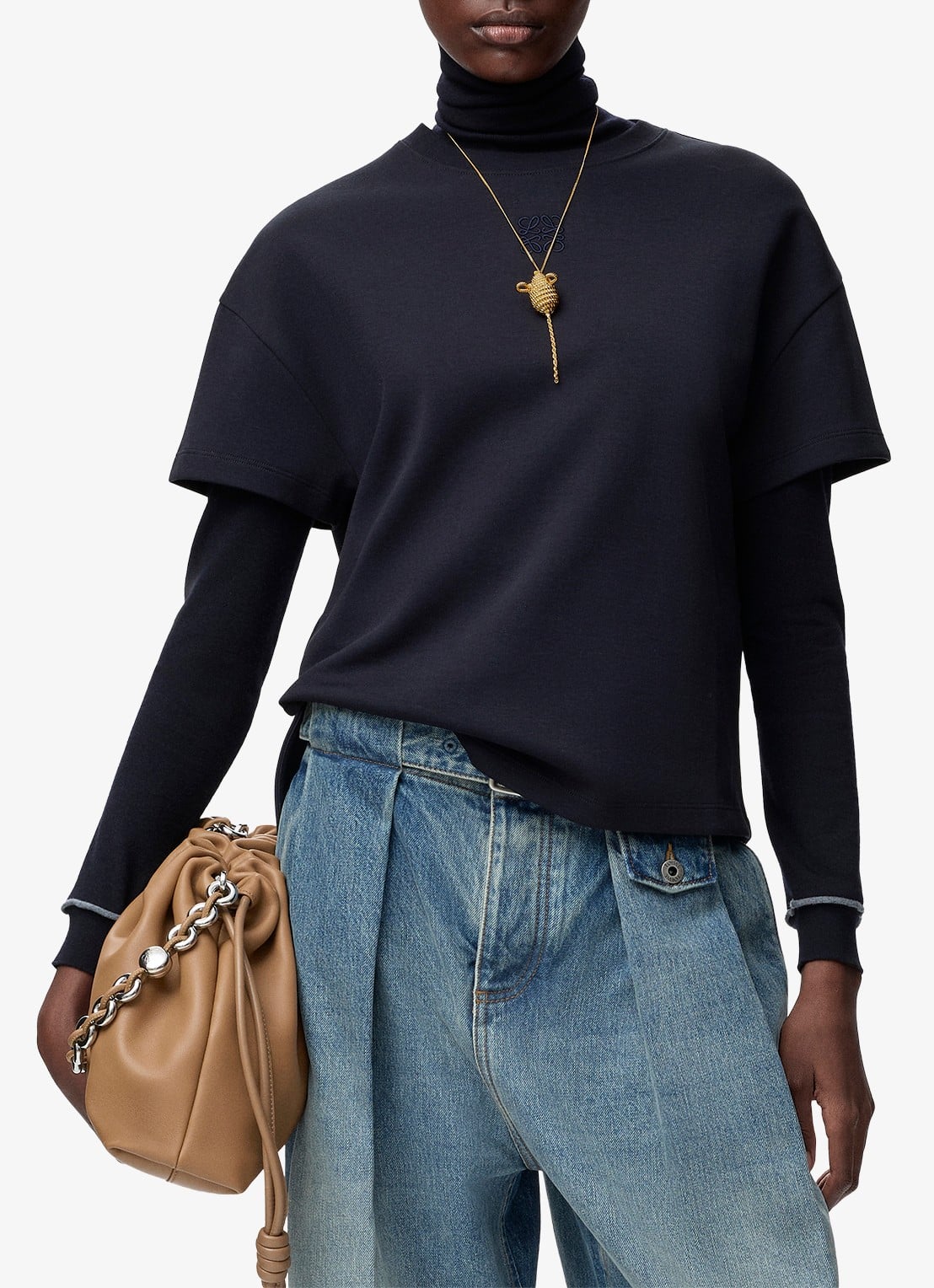 LOEWE T-shirt met logoborduring en asymmetrische zoom - detail 2 donkerblauw