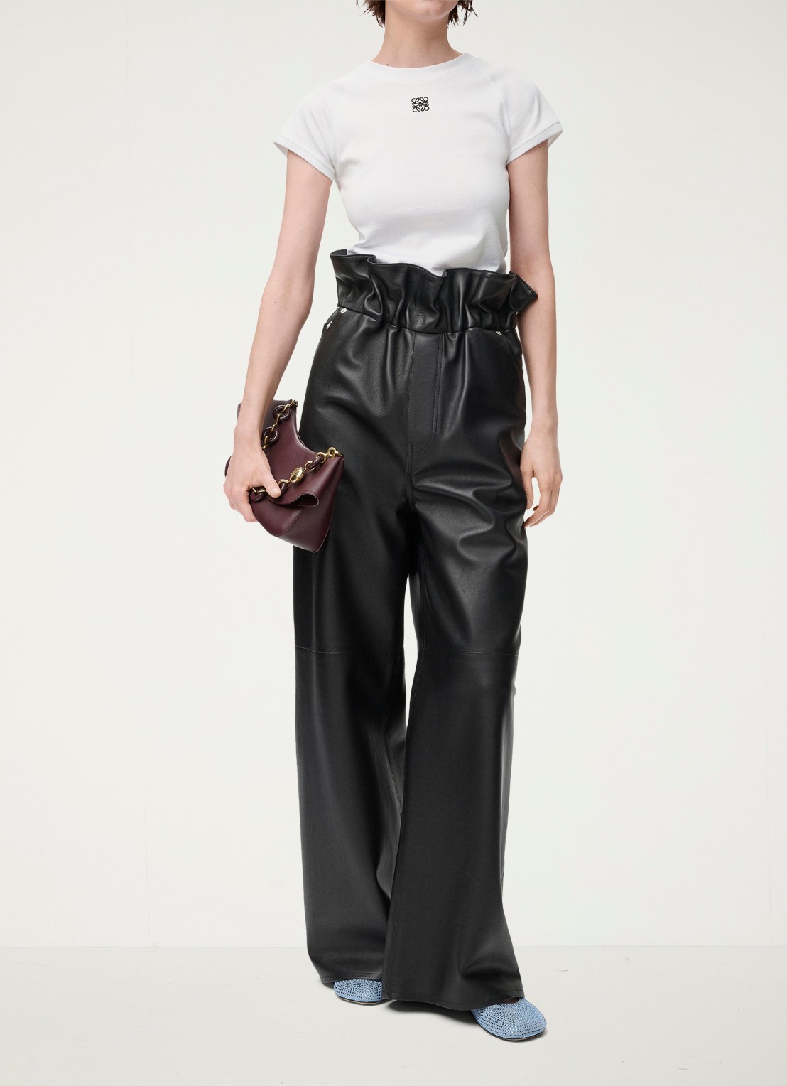 LOEWE T-shirt met logoborduring - voorkant 2 wit