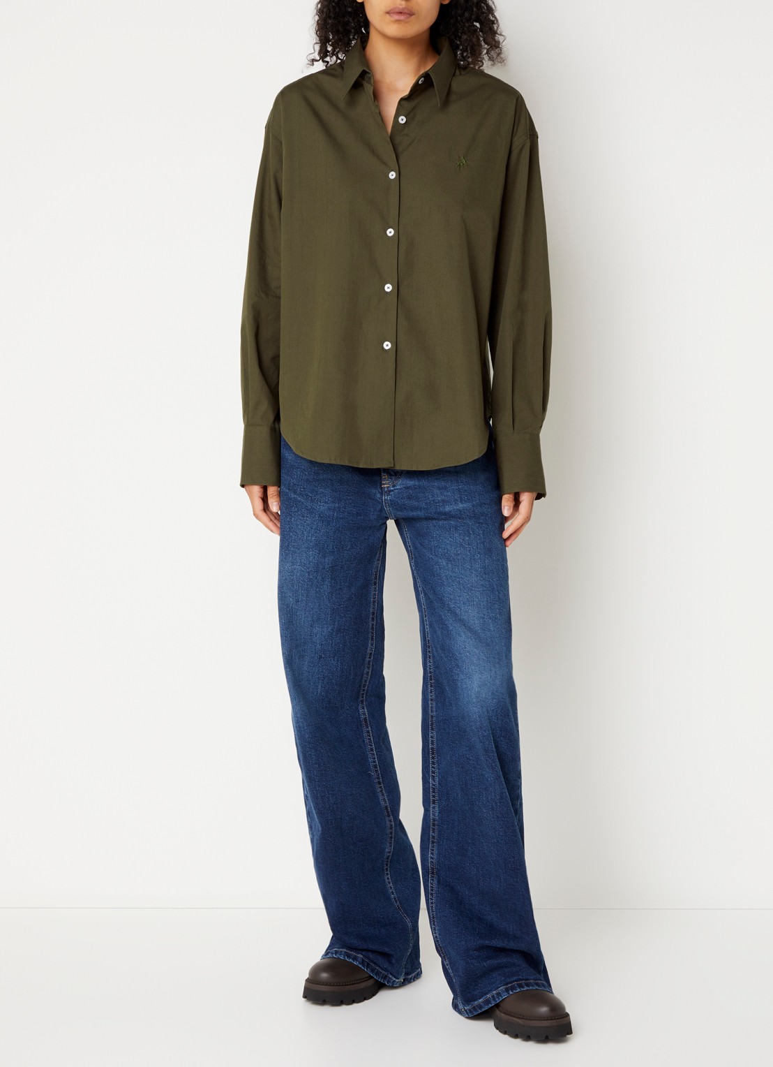 Lois Caryn blouse met logo - voorkant 4 bronsgroen