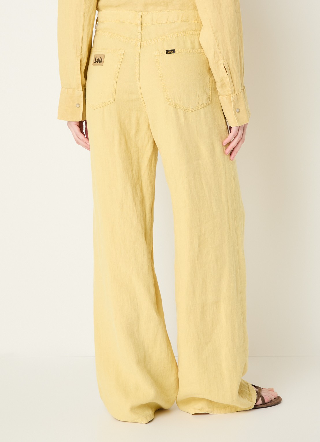 Lois High waist loose fit chino van linnen - achterkant geel